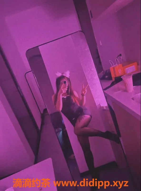 深圳楼凤资源信息,宝安小诗，800元享受舌吻与调情