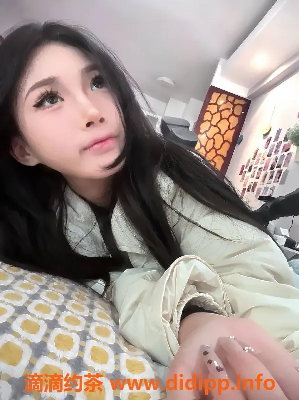 广州楼凤-天河嫩妹小椰子，800元一小时，真实可靠