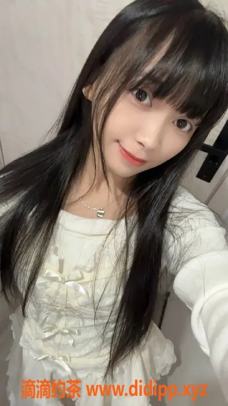 广州楼凤-天河嫩妹美芙，1000元等你来约！