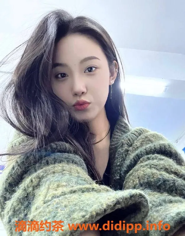 广州楼凤-天河七七，课程700元，1300元私人服务