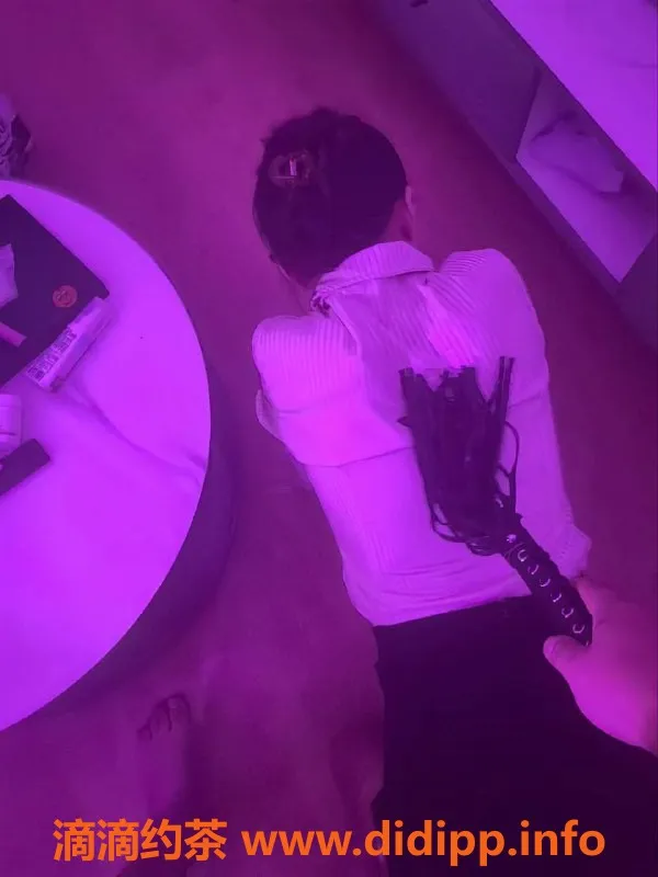 深圳楼凤-福田星黛露，1200元起，舌吻鸳鸯浴服务