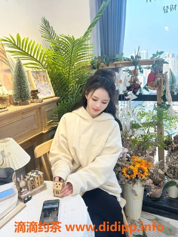 杭州楼凤-wiki甜甜，24岁B罩杯，超亲密服务仅需1000p