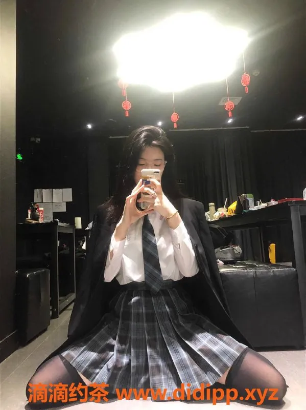 杭州楼凤资源信息,西湖区幼师小小，22岁，1300元盛情服务