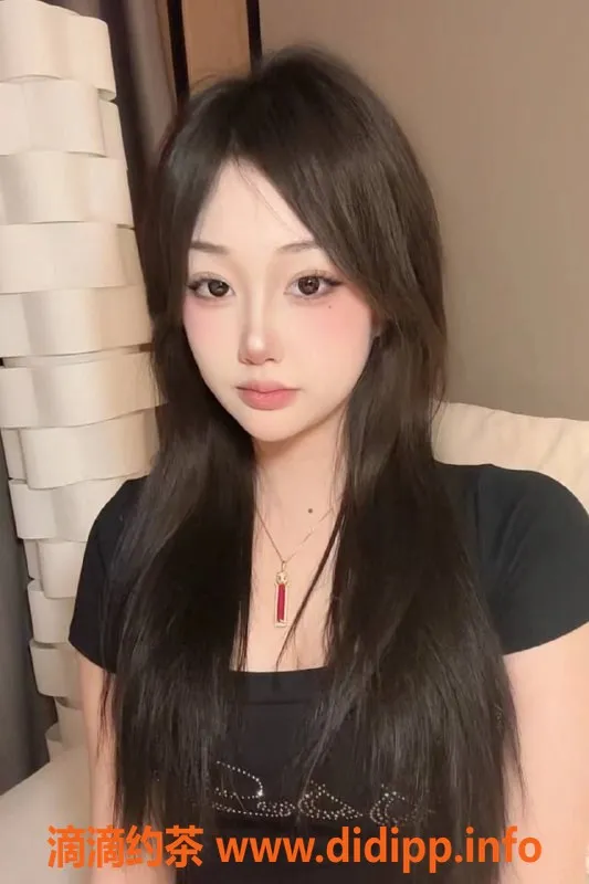 北京楼凤-朝阳露娜：165cm女友式服务，千元档上门陪伴