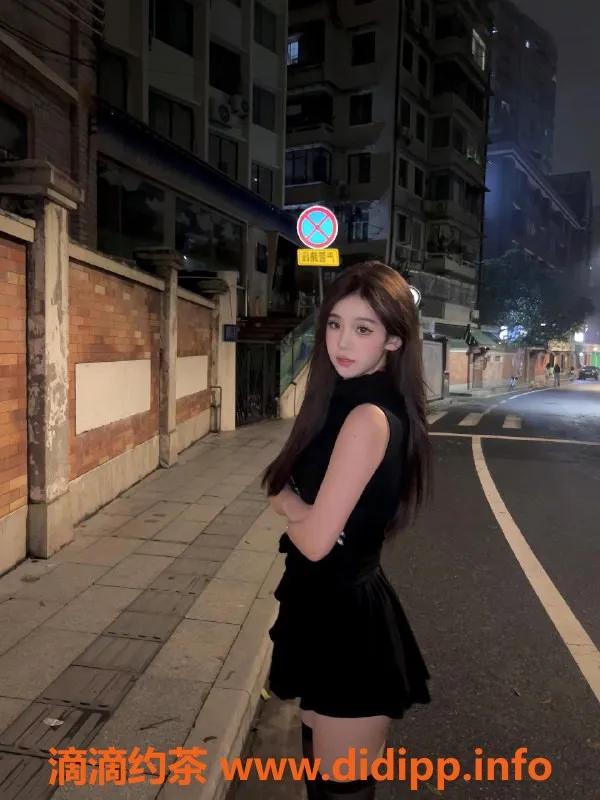 杭州楼凤-雅琳，170cm前凸后翘性感美腿，1000元体验热情服务