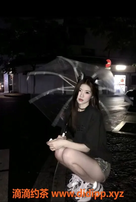 深圳楼凤-南山伊涵，课费P800，舌吻服务精彩体验