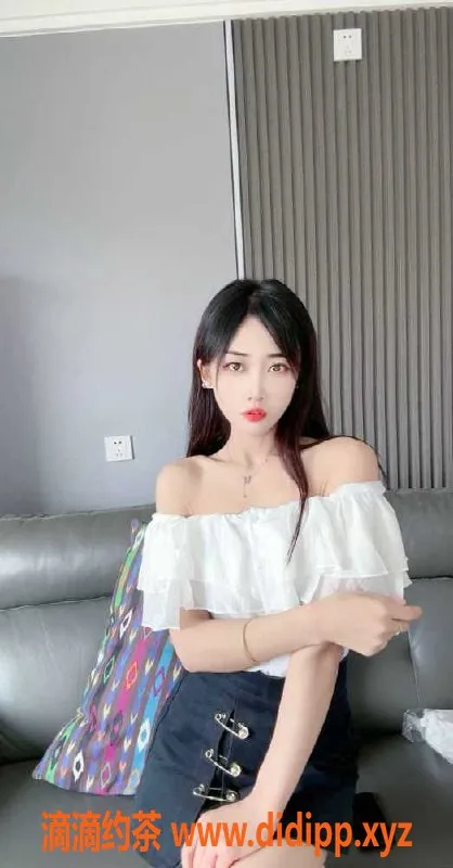 深圳楼凤-光明甜美都市丽人小小，23岁168cm 500元随享服务