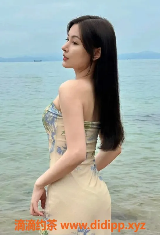 深圳楼凤-罗湖翘臀新人素素，26岁身材超赞，500元体验！