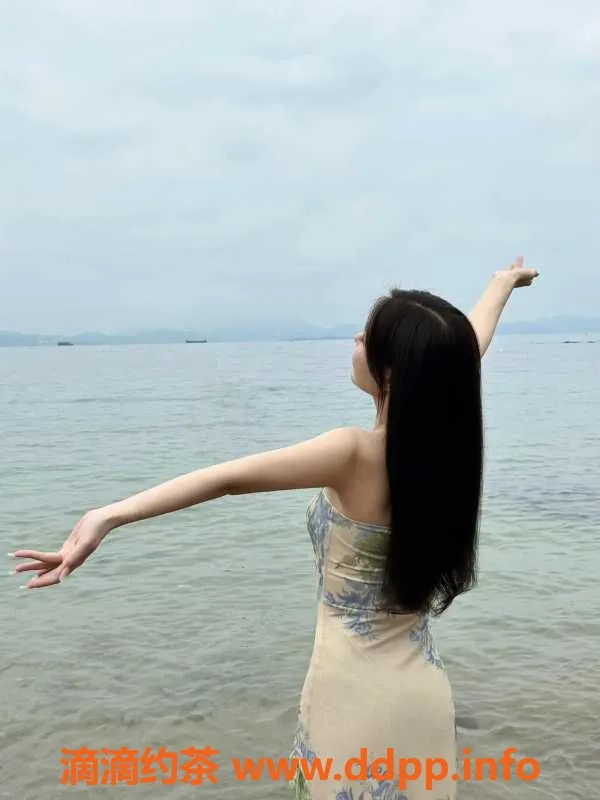 深圳楼凤-罗湖翘臀新人素素，26岁身材超赞，500元体验！