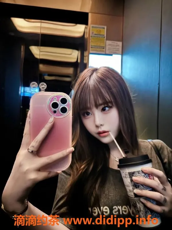 广州楼凤-佛山南海嫩妹王璐璐，800p大胸舌吻体验