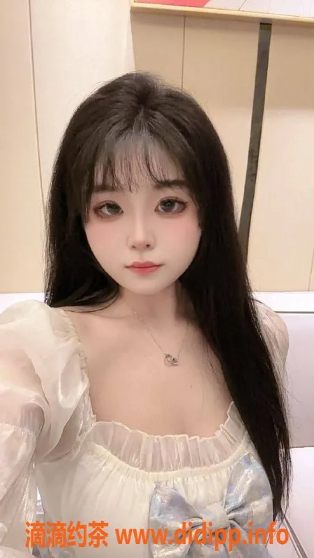 长沙楼凤-雨花区小熊嫩妹，三件套服务只需500p！