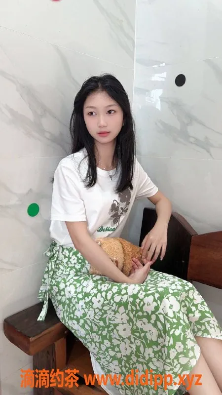 深圳楼凤-宝安小曦，900元舌吻与鸳鸯浴服务