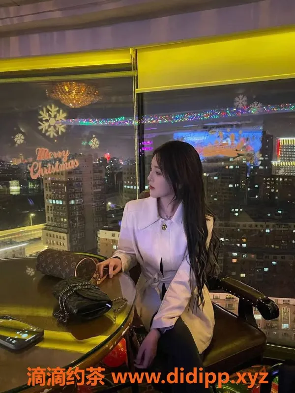 深圳楼凤资源信息,南山诗子，1300元可享舌吻和角色扮演