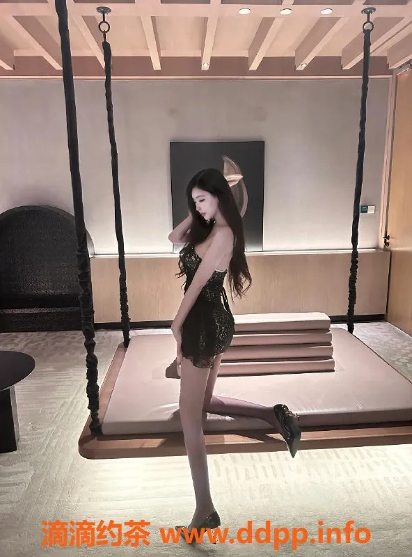 杭州楼凤-栀柔：22岁高颜值小姐姐，170cm，45kg，服务多样