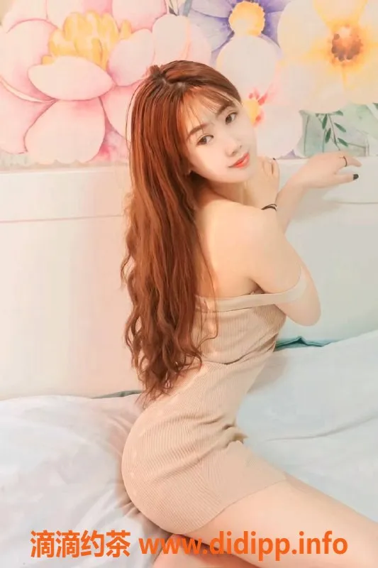 深圳楼凤资源信息,龙岗糖宝，800元舌吻制服服务，满足你所有幻想！