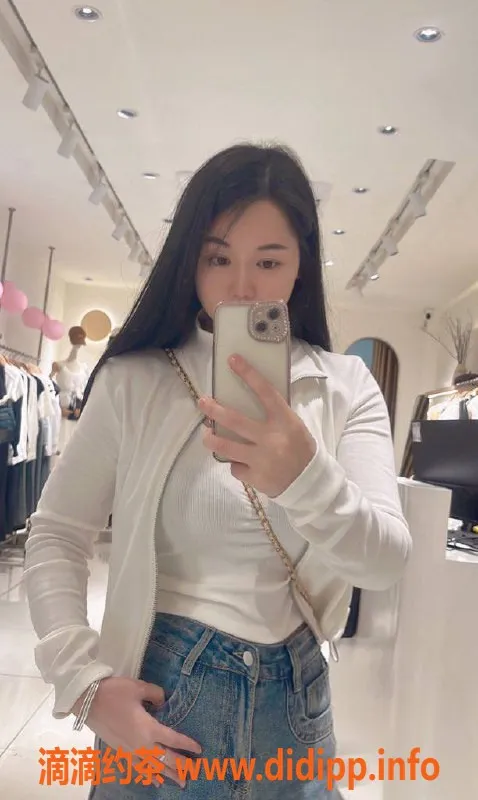 深圳楼凤资源信息,龙岗七七：800元起 舌吻69制服女