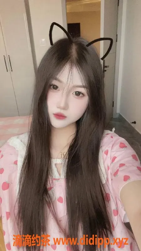 长沙楼凤-雨花区嫩妹二二，19岁长腿丝袜美腿等你来约！