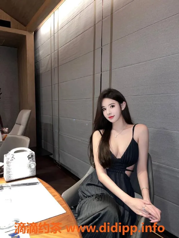 深圳楼凤-香奈儿，南山美女，1288起，制服野战等服务等你来享！