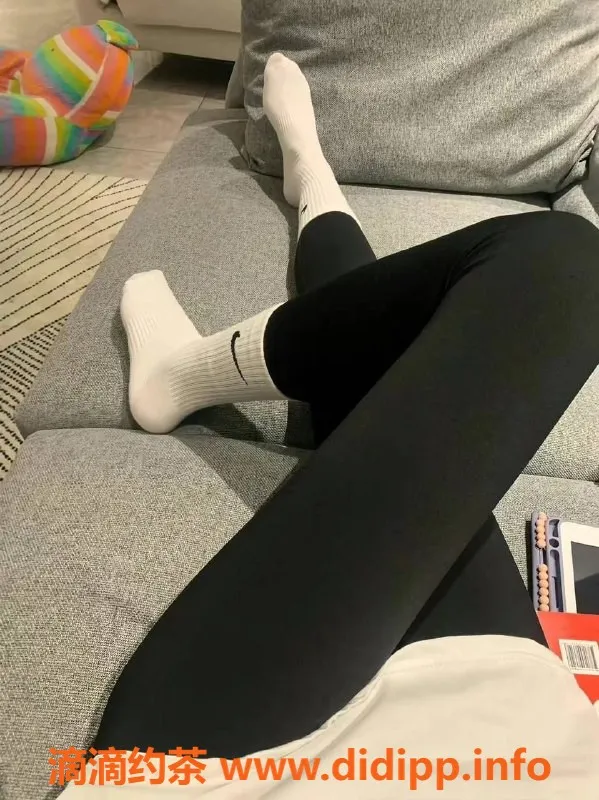 杭州楼凤-拱墅馨怡宝宝，高挑嫩妹，胸推服务