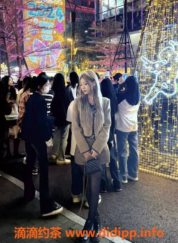 深圳楼凤-福田小北，1100元舌吻与调情诱惑