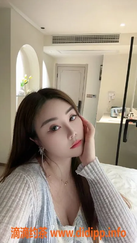 杭州楼凤-拱墅区月月🌻，28岁大胸，160cm，100斤优质服务