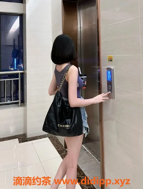 杭州楼凤-可爱琪琪171cm D罩杯，陪浴服务超诱惑