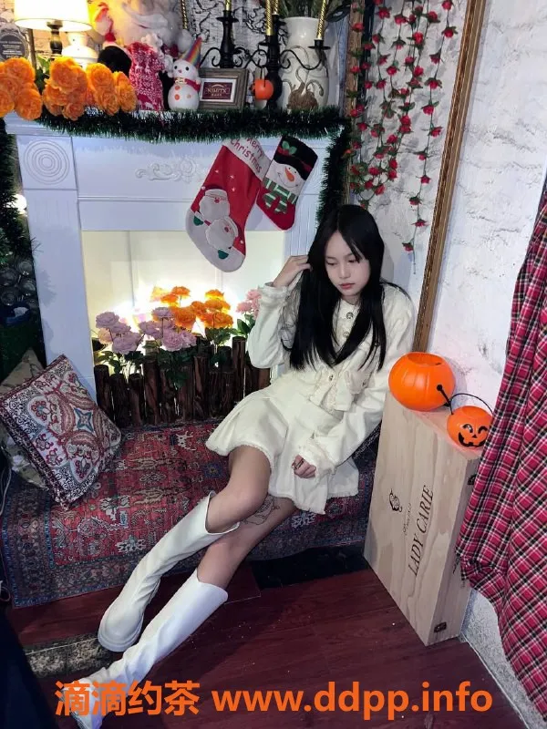 广州楼凤资源信息,黄埔#小雯酱，嫩妹服务，课费7P