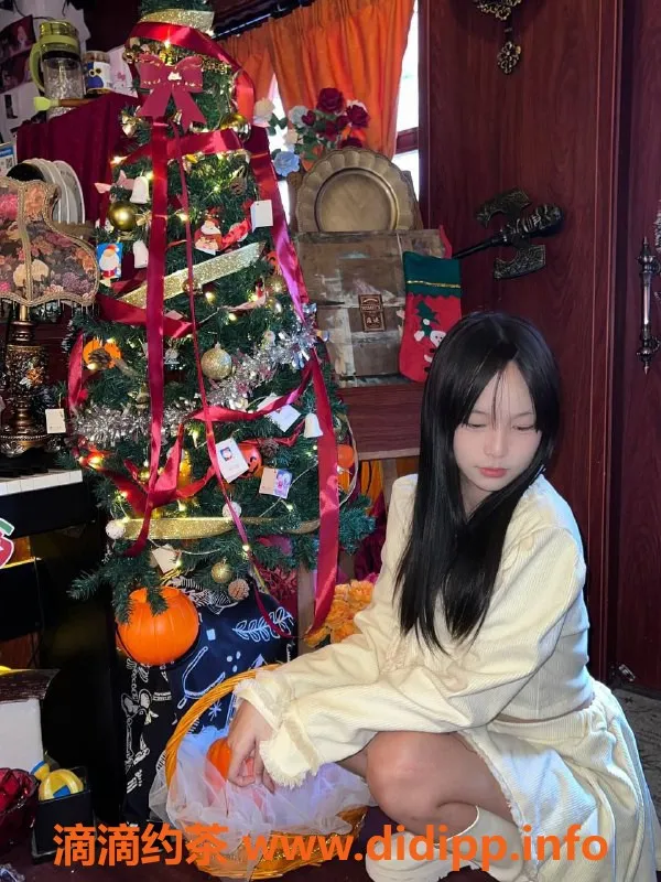 广州楼凤-黄埔#小雯酱，嫩妹服务，课费7P