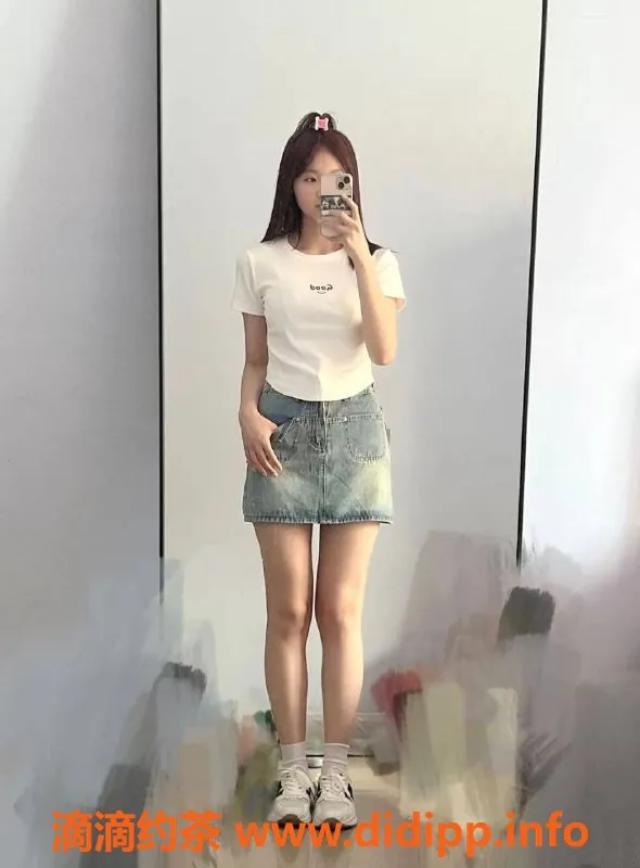 深圳楼凤-罗湖沐沐小姐，1600元舌吻服务等你来体验