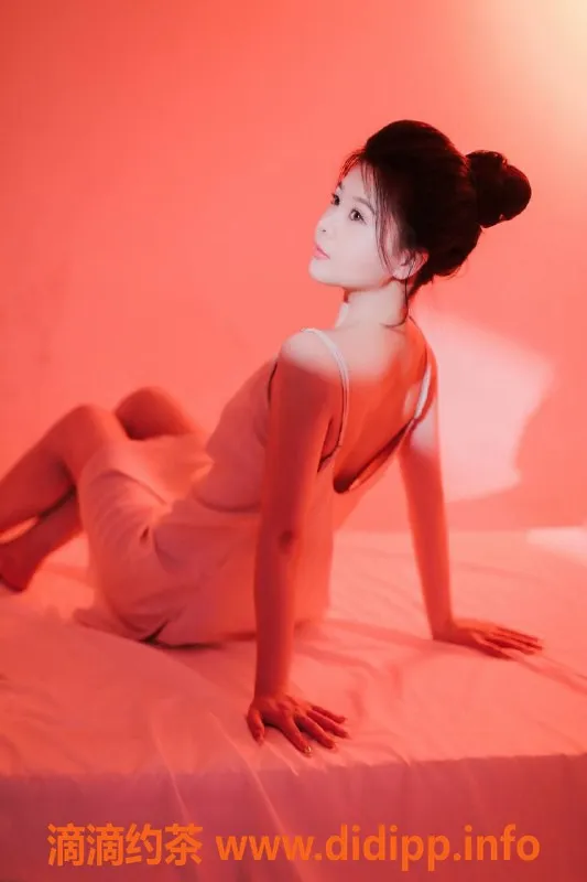 杭州楼凤-极品白小纯 168cm 90斤 巨乳尤物 天花板