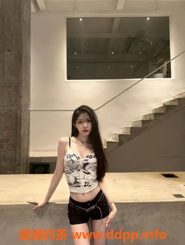 深圳楼凤-坂田馨馨，800元陪浴调情服务等你来体验