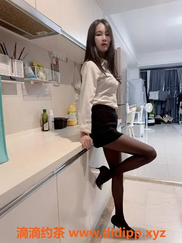 杭州上门服务-西湖区软妹子，163cm，94斤，千元内上门服务