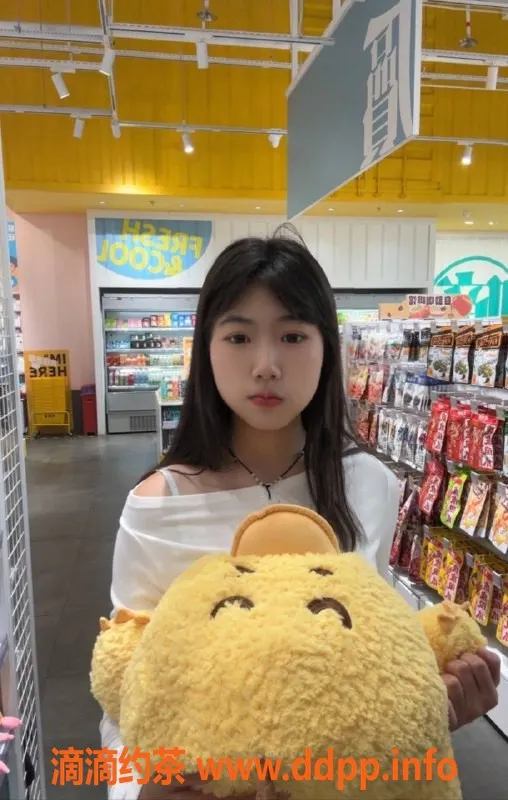 深圳楼凤资源信息,宝安雪糕老师，1700pp优质服务等你体验！