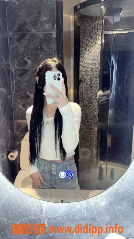 深圳楼凤-宝安欢欢，800元Kiss与调情服务