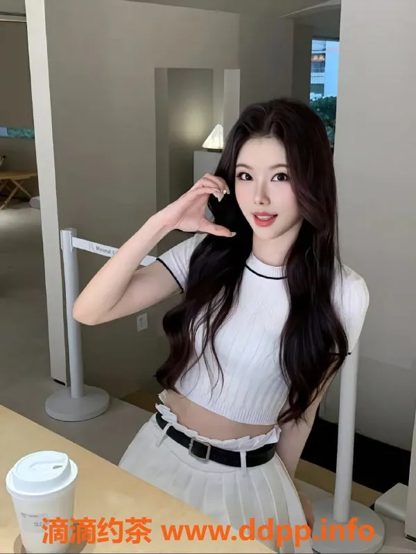 广州楼凤-天河杨钰莹，8P大胸御姐，双飞服务等你来体验！