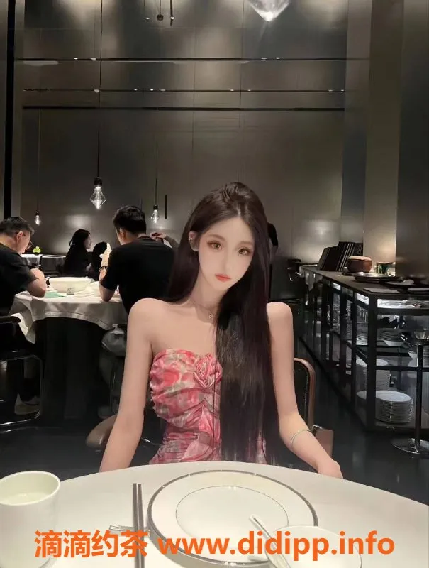 广州楼凤-荔湾傲娇美，嫩妹大长腿，10P夜课等你来约