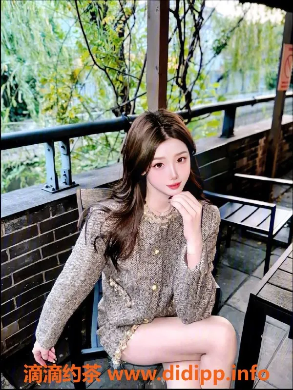 深圳楼凤资源信息,龙华可乐老师，千元服务，享受舌吻与调情