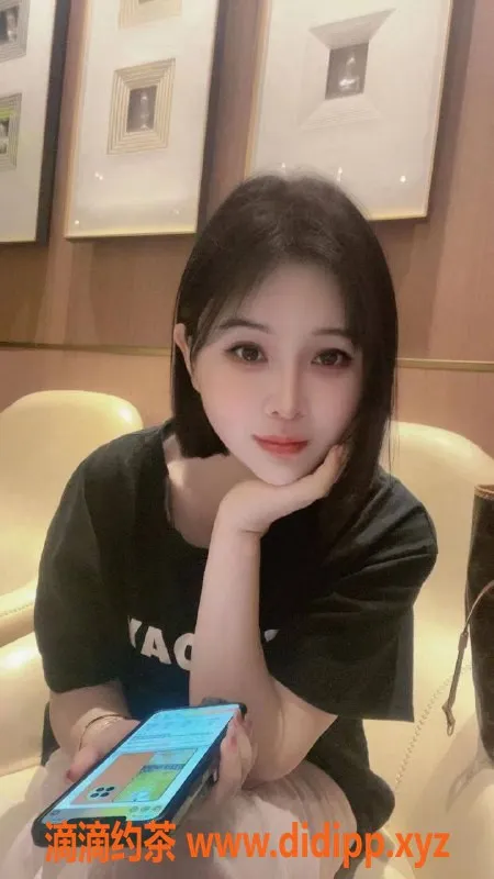 杭州楼凤-上城区短发美妞曦瑶，流连忘返的完美体验