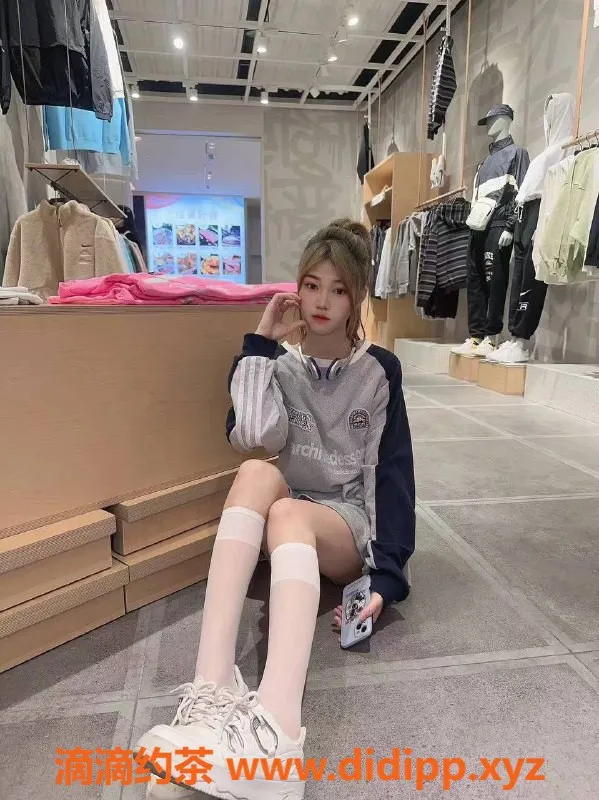 杭州上门服务-滨江区18岁嫩妹兰兰，165cm，48kg，千元体验