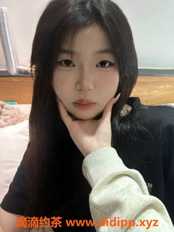 广州楼凤-番禺伞伞：6P嫩妹，夜课服务等你来体验