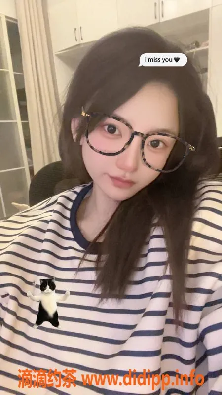 广州楼凤-海珠#小漫，8P嫩妹，鸳鸯浴服务等你来体验