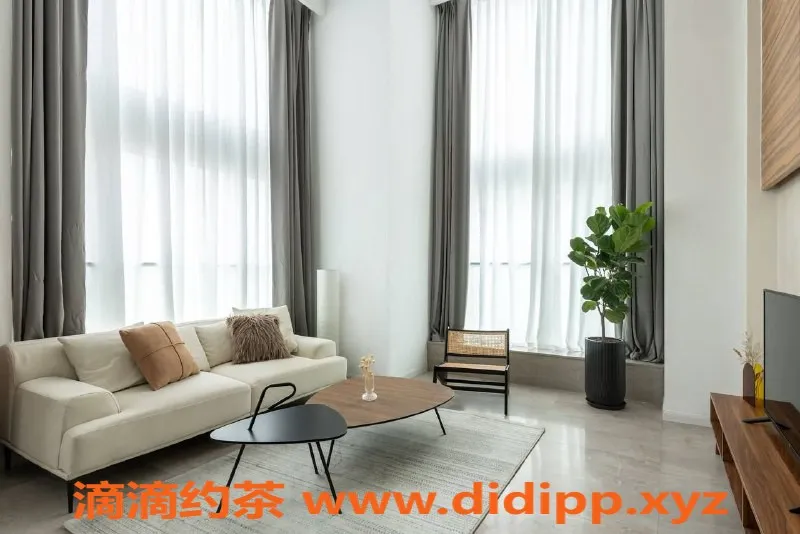 厦门楼凤-厦门高端陪玩，18岁大学生，699元/小时