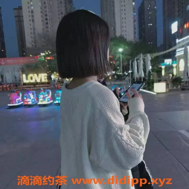 成都楼凤-成华嫩妹梦佳，17岁白虎，155cm/86斤，600元体验