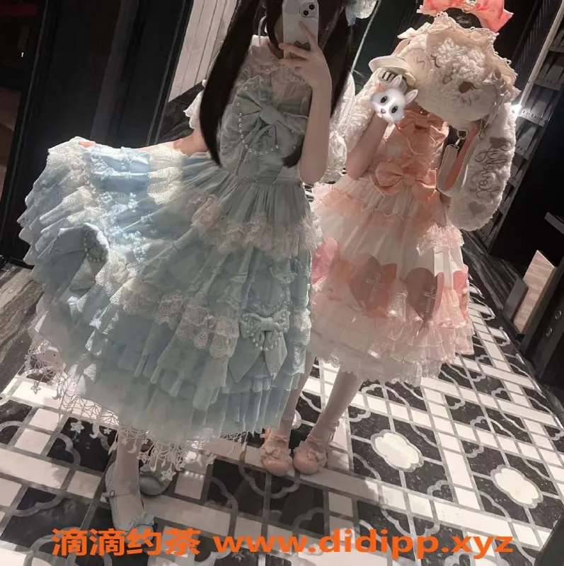 成都楼凤-16岁小梦，160身高，D罩杯，萌妹服务700元起