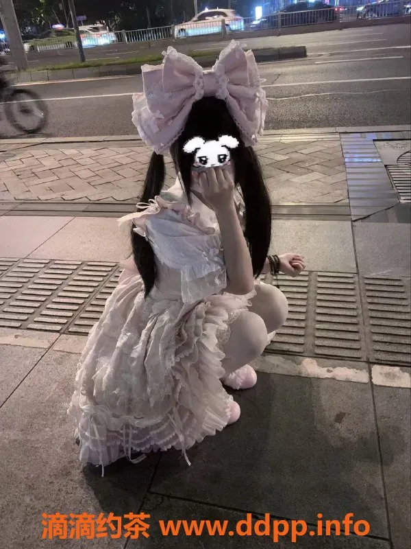 成都楼凤-16岁小梦，160身高，D罩杯，萌妹服务700元起