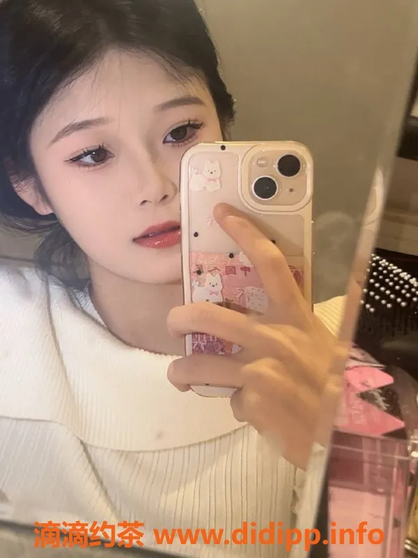 杭州楼凤资源信息,余杭区小小，165CM B罩杯，身材姣好，课费实惠