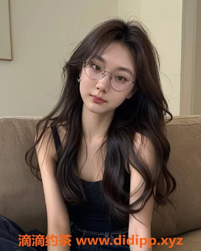 东莞楼凤-初语，18岁175CM34B，性价比超高！