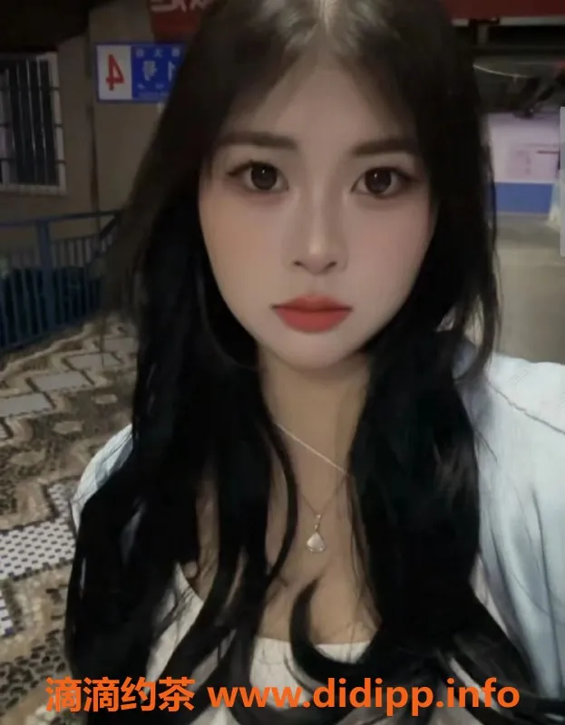 成都楼凤-成都嫩妹可乐，21岁，身高165，服务超赞