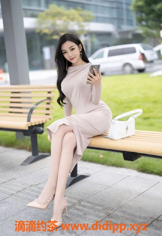 广州楼凤-天河御姐依涵 大胸SM服务 800p