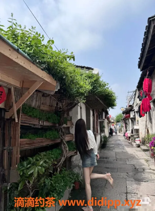 杭州楼凤-温柔美女夏沫，168cm 90斤，陪浴调情服务